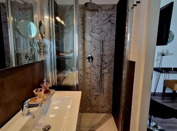 לינה וארוחת בוקר Mi Garba 3*